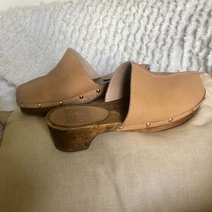 Bird of Flight Joni mule clogs from Anthropologie